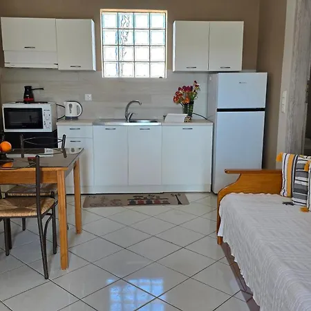 Vasilikis Place * エラフォニソス